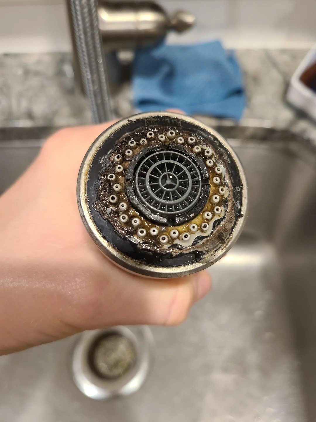 how-to-clean-dirty-faucet